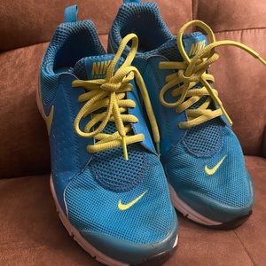 Nike Woman’s Size 6 Running Shoe: Comfort Soft